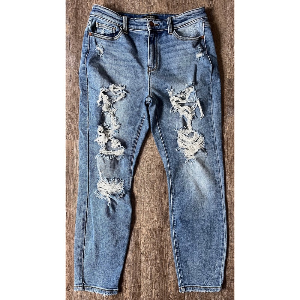 Judy Blue Boyfriendโ fit destroyed jeans size 7/28